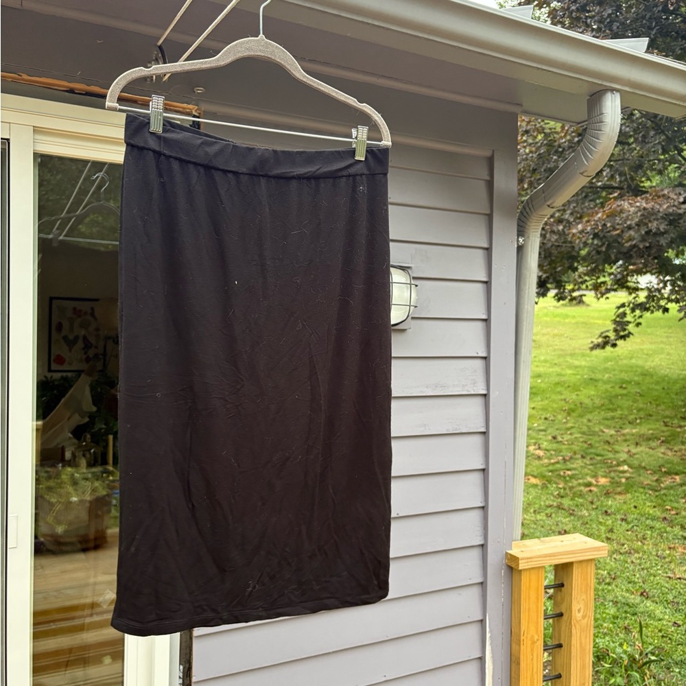 Eileen Fisher black viscose/spandex skirt